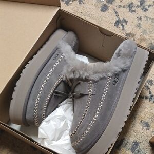 UGG Women's Gray Suede Winter Boots